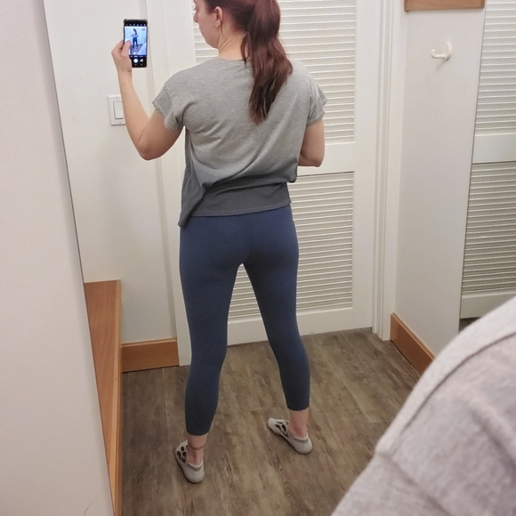 NWT Beyond Yoga high waisted midi legging - Picture 2 of 2